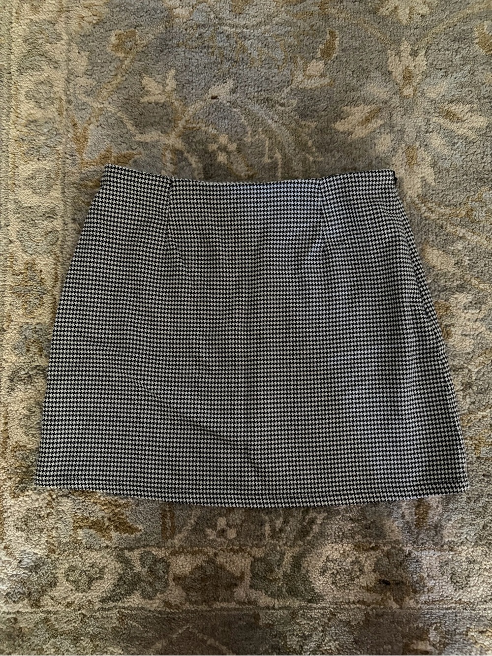 Forever 21 Black and White Houndstooth Mini Skirt